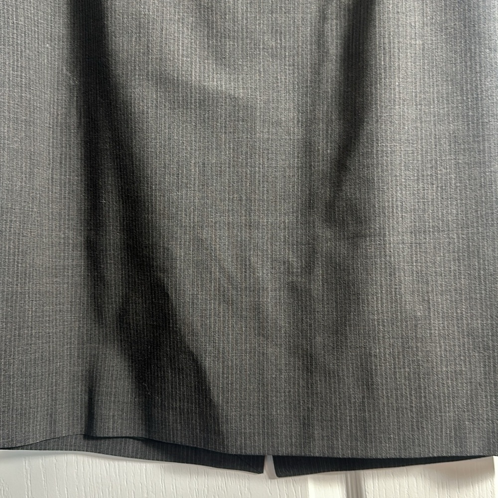 The Limited Luxe Suiting Skirt Sz 6 - dark charcoal with stripe - fully lined - Picture 2 of 5